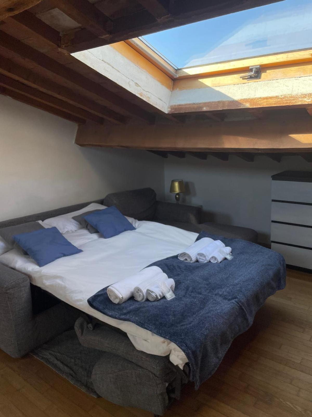 Luminosa Mansarda Vicino Al Porto Apartment Livorno Ngoại thất bức ảnh